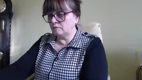 Snapshot of carolinedream_ chatting on February 13, 6:30 am CarolineDream online show from February 13, 6:30 am