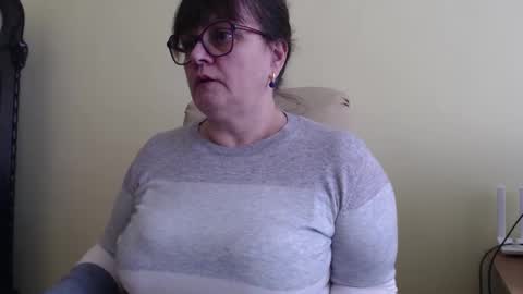 Snapshot of carolinedream_ chatting on March 10, 7:22 am CarolineDream online show from March 10, 7:22 am