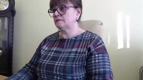 Snapshot of carolinedream_ chatting on February 10, 8:20 am CarolineDream online show from February 10, 8:20 am
