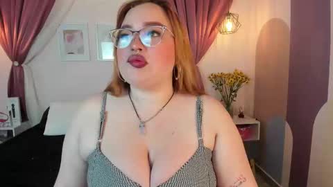 Snapshot of carolineevanss1 chatting on September 16, 7:49 am Carolinee online show from September 16, 7:49 am