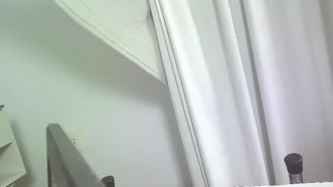 carolinesampaio online show from November 23, 11:28 pm