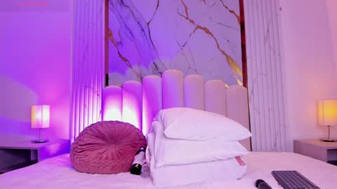 Carol Rivera  online show from December 30, 8:04 pm