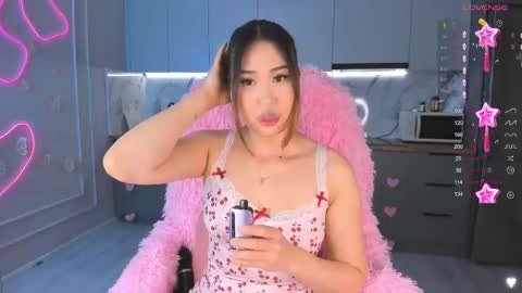 Snapshot of carpe_diemmm chatting on March 2, 10:56 pm Yummi online show from March 2, 10:56 pm