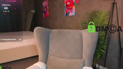 Carrie foster online show from April 18, 7:58 pm