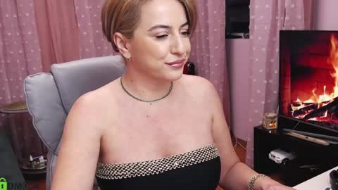 Snapshot of carrielovex chatting on January 14, 5:30 am Carrie online show from January 14, 5:30 am