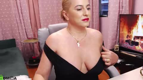 Snapshot of carrielovex chatting on February 16, 5:26 am Carrie online show from February 16, 5:26 am
