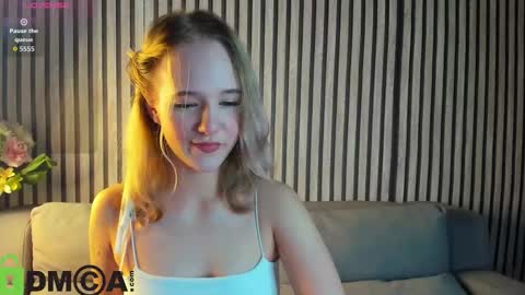 Snapshot of casey_sweeet chatting on September 25, 10:51 pm Casey sweeet online show from September 25, 10:51 pm