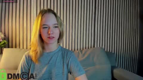 Snapshot of casey_sweeet chatting on October 2, 12:59 am Casey sweeet online show from October 2, 12:59 am