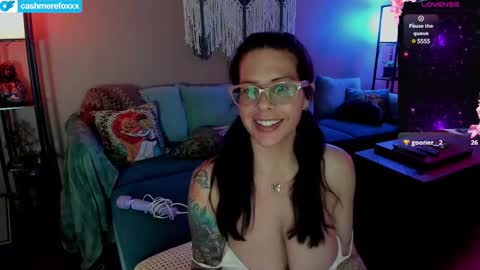 Snapshot of cashmerefoxxx chatting on March 6, 6:19 am Cashmere Fox online show from March 6, 6:19 am