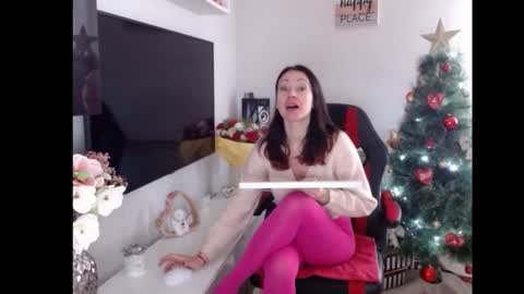 Snapshot of casperlove69 chatting on December 17, 10:12 am Alice online show from December 17, 10:12 am