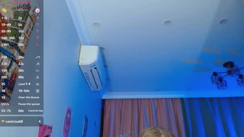Snapshot of cassie_hunter chatting on October 27, 10:26 pm Cassy Hunter online show from October 27, 10:26 pm