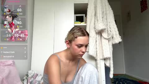 Olivia online show from June 3, 12:39 pm