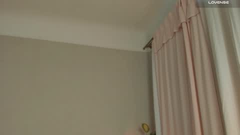  cassandra  online show from December 5, 9:50 pm