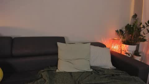  cassandra  online show from October 9, 6:56 pm