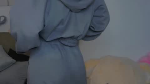 Snapshot of casskiera chatting on October 17, 5:54 am Kierie online show from October 17, 5:54 am