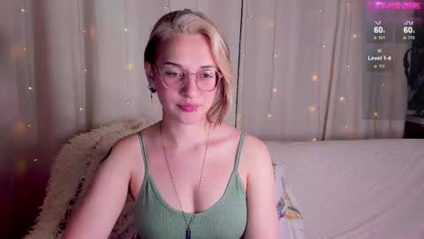 Ellie online show from November 3, 8:13 pm