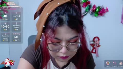 Snapshot of cat_white chatting on December 19, 11:50 am Cata online show from December 19, 11:50 am