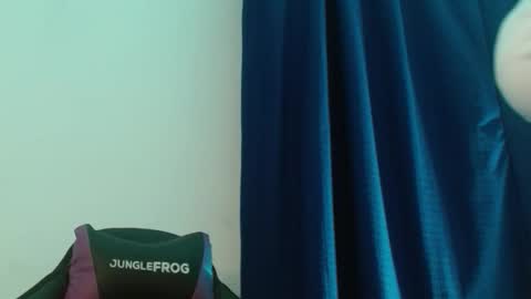 Snapshot of cata__gutierrez_ chatting on October 10, 3:44 am Cata online show from October 10, 3:44 am
