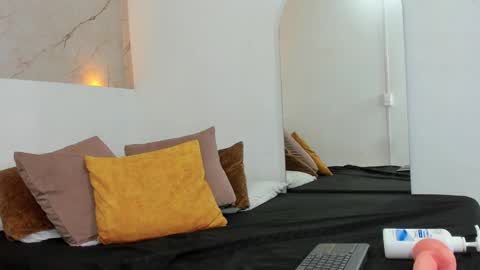 cata_gil1 online show from November 7, 8:25 pm