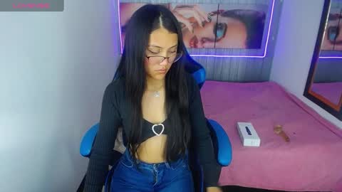 Snapshot of catalehia_milk chatting on March 7, 9:06 pm C A T A L E H I A online show from March 7, 9:06 pm