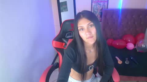 Snapshot of catalehia_milk chatting on February 19, 8:31 pm C A T A L E H I A online show from February 19, 8:31 pm
