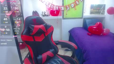 Snapshot of catalehia_milk chatting on February 16, 7:49 pm C A T A L E H I A online show from February 16, 7:49 pm