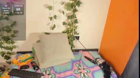 Snapshot of cataleya19__ chatting on February 17, 12:05 pm cataleya19__ online show from February 17, 12:05 pm