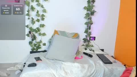 Snapshot of cataleya19__ chatting on October 1, 10:53 am cataleya19__ online show from October 1, 10:53 am