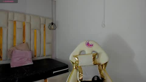 Snapshot of cataleya_sambrano chatting on October 16, 11:02 am Cataleya online show from October 16, 11:02 am