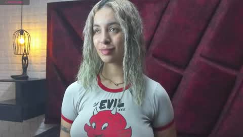 Catalina online show from April 15, 12:39 pm