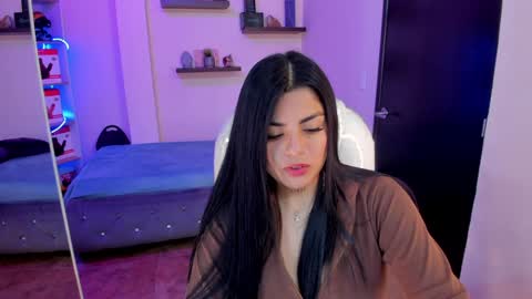 Catalina online show from December 14, 8:40 pm