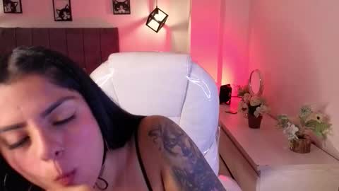 Catalina online show from October 3, 3:22 am