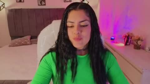 Catalina online show from November 15, 4:02 am