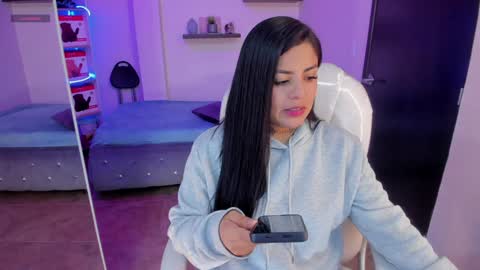 Catalina online show from December 30, 6:16 pm