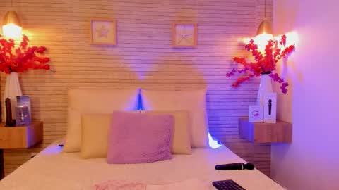 CatalinnaThompson online show from October 19, 1:46 pm