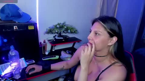  Mia   online show from September 26, 12:41 am