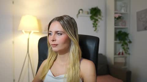Snapshot of catecrago_ chatting on September 24, 8:24 am catecrago online show from September 24, 8:24 am