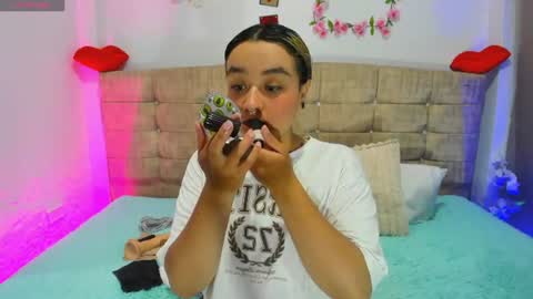 catherine_and_tara online show from July 20, 7:58 pm