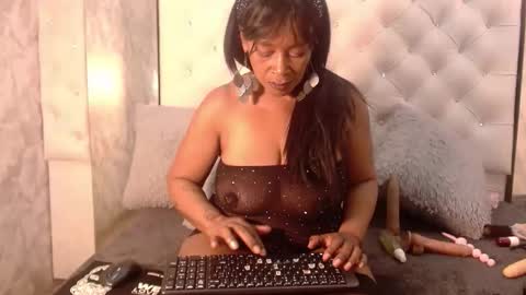 Snapshot of catherinetaylor3x chatting on September 15, 4:10 am Catherine online show from September 15, 4:10 am