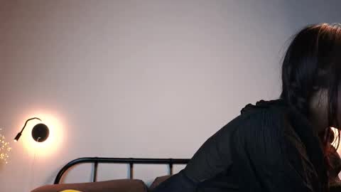 Lee online show from December 13, 7:53 pm