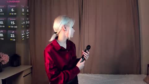 Mia online show from March 20, 11:15 am