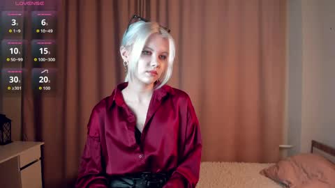 Mia online show from March 18, 11:04 am