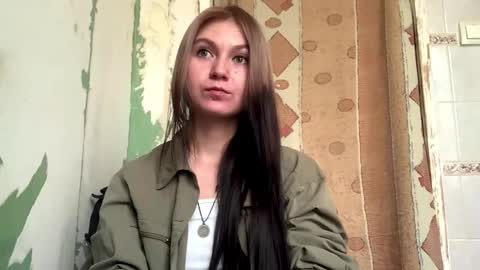 Snapshot of catinagaznes chatting on October 18, 9:45 am Lola online show from October 18, 9:45 am