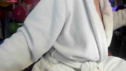 Snapshot of catnips_cabaret chatting on January 4, 4:22 pm some call me djcatnips some call me CC but i love it when you call me miss catnips online show from January 4, 4:22 pm
