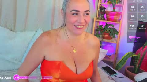 Snapshot of catrina_rich chatting on October 14, 12:13 am catrina online show from October 14, 12:13 am
