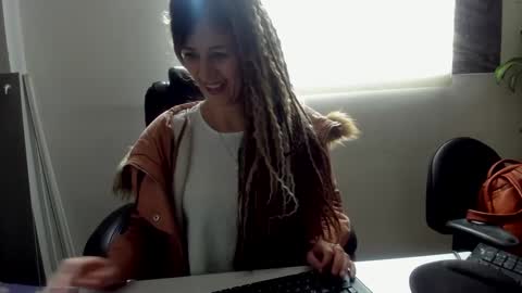 CATT EVANS online show from October 12, 8:44 pm