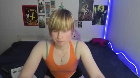 cattie_w_ online show from February 20, 6:26 am