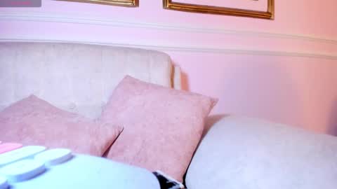 Snapshot of cattleya_jensen chatting on September 18, 2:37 pm Cattleya online show from September 18, 2:37 pm