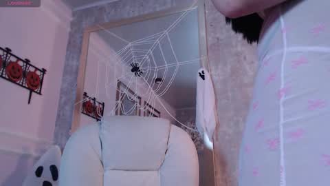 Snapshot of cattleya_jensen chatting on October 13, 1:14 pm Cattleya online show from October 13, 1:14 pm
