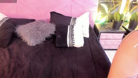 Snapshot of cattleya_jensen chatting on January 17, 2:18 pm Cattleya online show from January 17, 2:18 pm